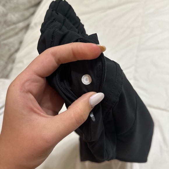 Lululemon Track That Shorts - Picture 2 of 5